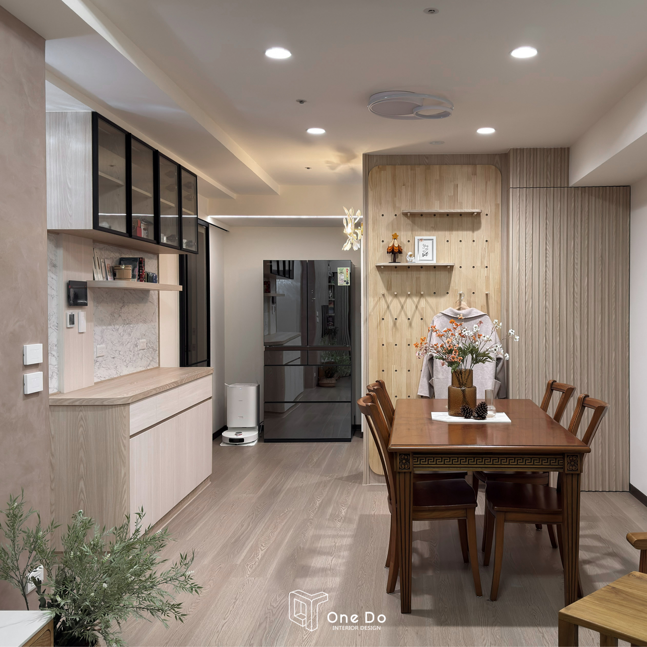 「質」直指材質的本真與高品質的施工細節；「蘊」則代表內斂、不張揚的美學底蘊，空間雖簡潔，卻耐人尋味。